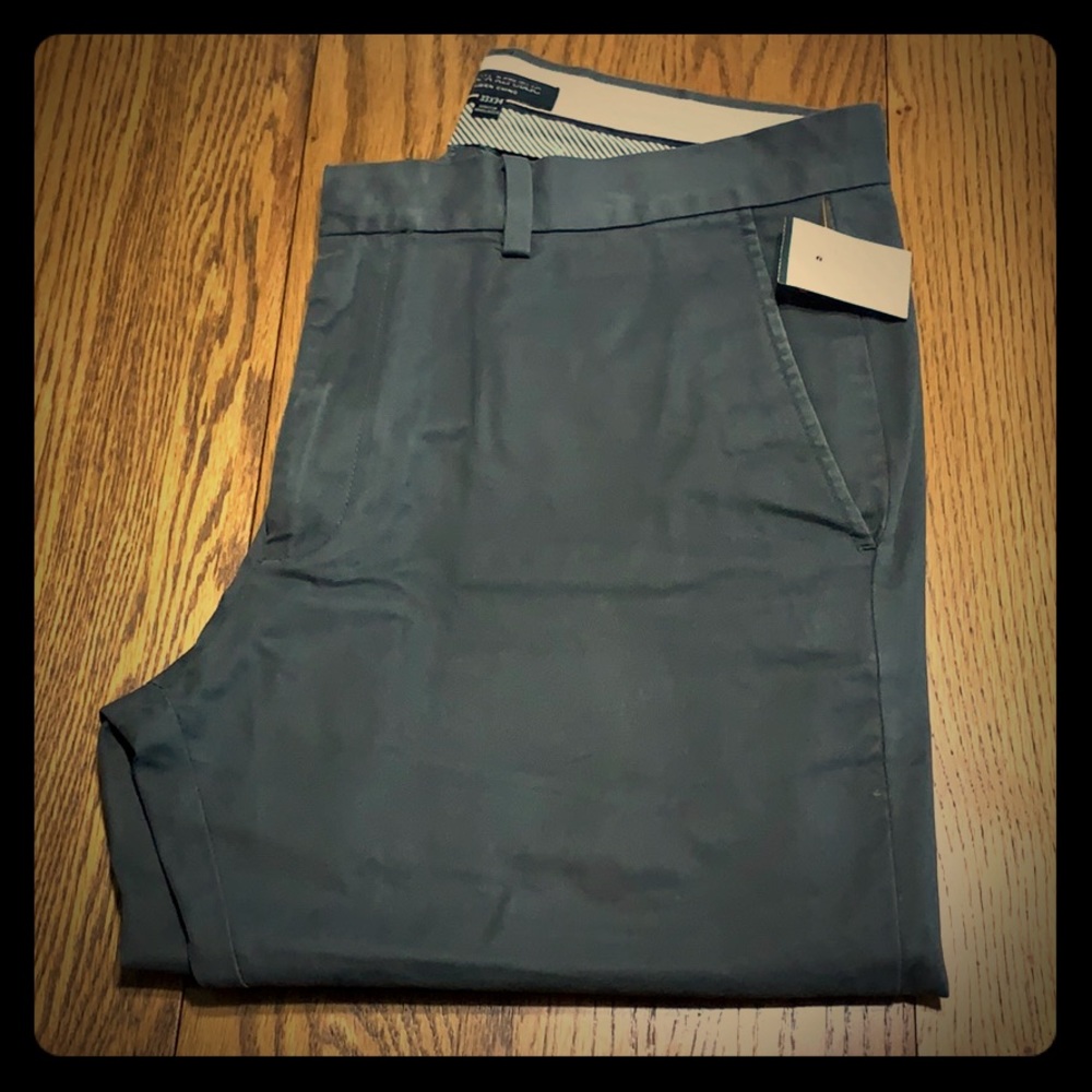 Brand NEW Banana Republic Aiden Chino Pants 33x34
